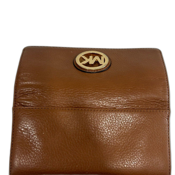 Michael Kors Wallet Women's Color Taupe Size 8" x 4"Fulton Flap Leather - Picture 10 of 11